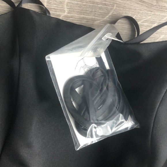 BNWT DRESS CLEAR OUT - Picture 7 of 11